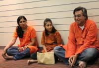 Manish and Vidhi Jain spent a week onboard Peace Boat. They were accompanied by their 11 year-old daughter, Kanku.